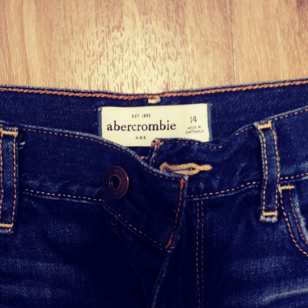 Abercrombie Jeans Short - Picture 3 of 3